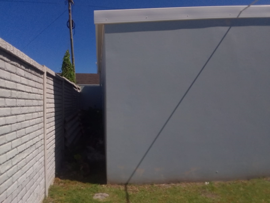 To Let 3 Bedroom Property for Rent in Kidds Beach Eastern Cape